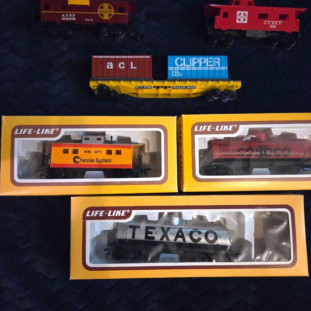 Model Railroad Trains HO Scale Locomotive Rolling Stock Lot Bachmann Lifelike - Picture 7 of 7